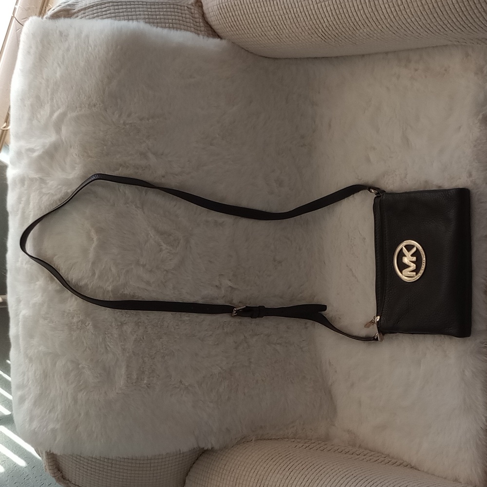Micheal Kors wallet bag